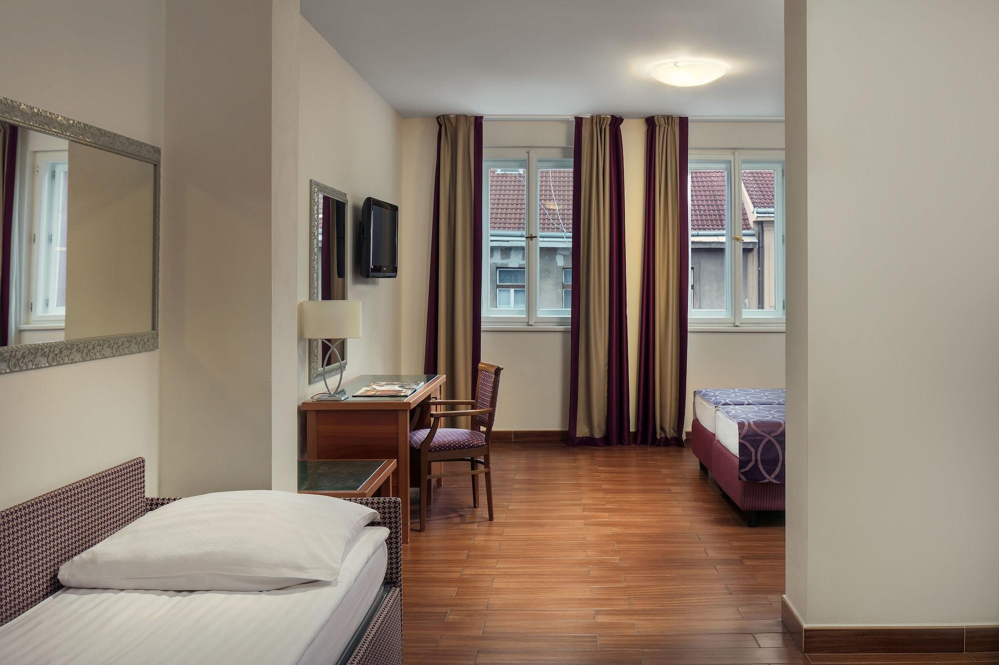 Hotel Galileo Prague Ngoại thất bức ảnh